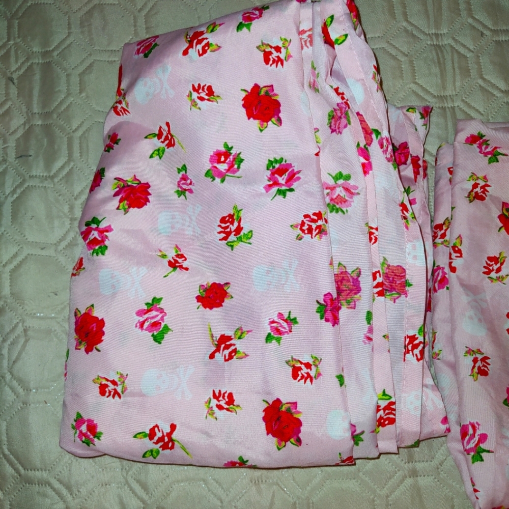 Betsey Johnson Pink skull flower print queen bed